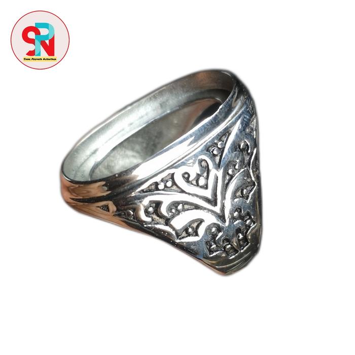Ring emban cangkang titanium motif-batu akik