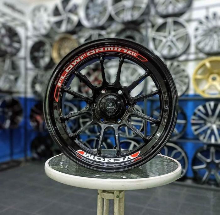 FF08 18x9 6x139.7 et.0 Gloss Black