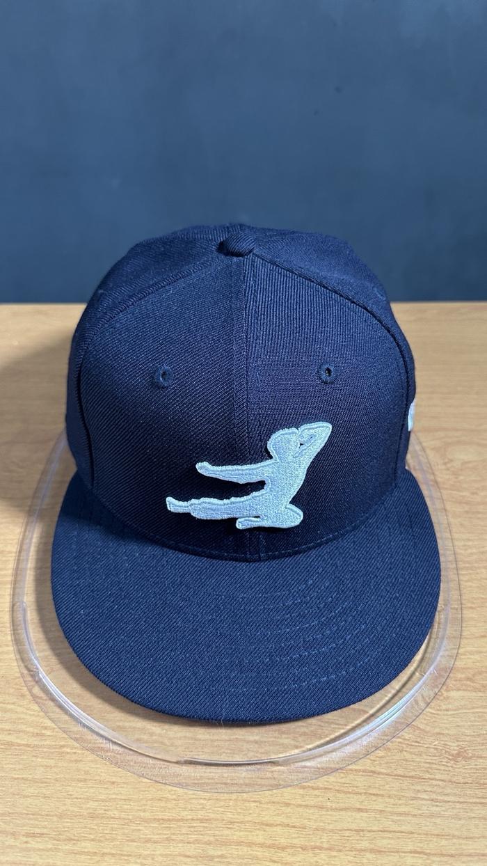 Topi New Era x Bruce Lee kick 9fifty Medium - Large