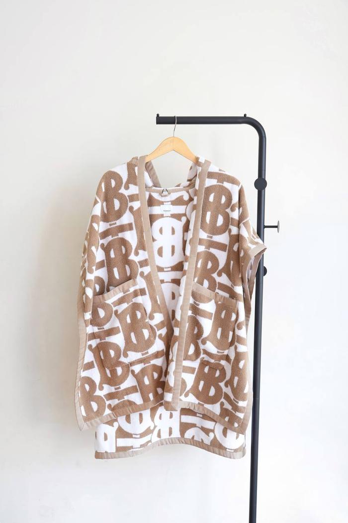 Burberry TB monogram cape perry hoodie in archive beige