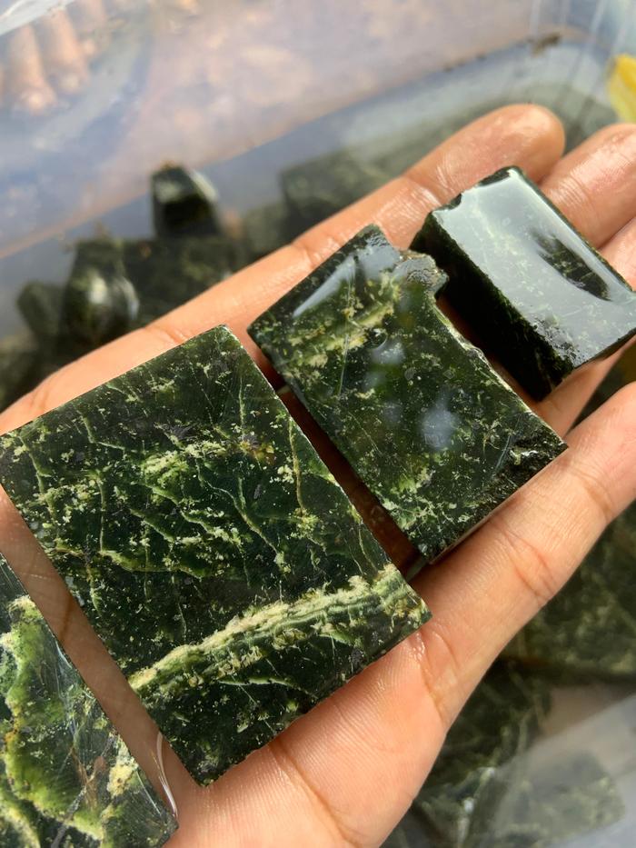 Rough Raw Stone Rock Agate Black Jade Bahan Batu Akik Alam Mulia Giok Hijau Hitam Untuk CIncin GEMST
