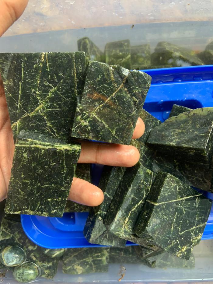 1kg Black Jade Rough Raw Stone Rock Agate Bahan Batu Akik Alam Mulia Giok Hijau Hitam Untuk CIncin G