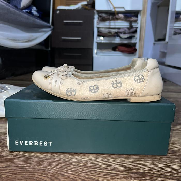 Sepatu Everbest wanita almond preloved