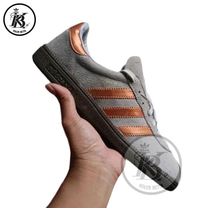 Sepatu Adidas Munchen Sesame Metallic Bronze