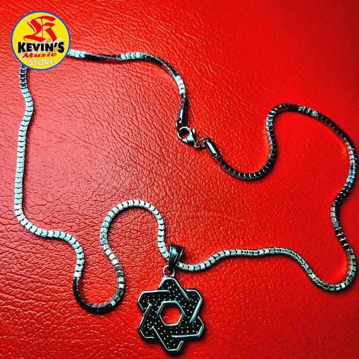 KALUNG KOTAK ITALY 3 ML DAN LIONTIN MATA ISRAEL