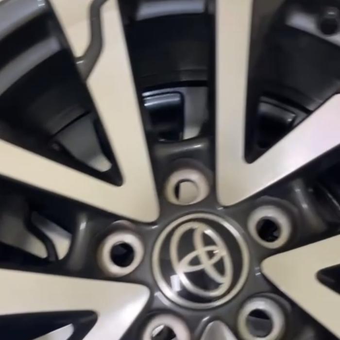 velg toyota corolla cross hybrid