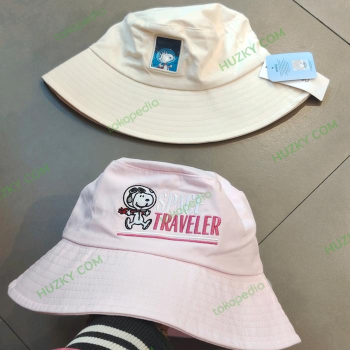 MINISO Bucket Hat / Topi Bucket SNOOPY The Little Space Explorer