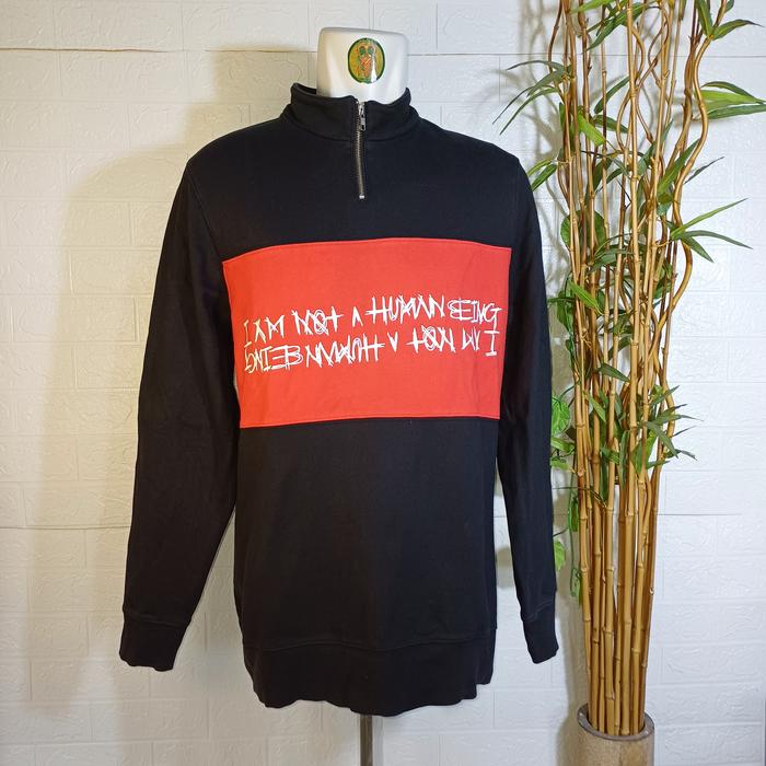 ZIPHALF CREWNECK IM NOT HUMAN BEING, SZ XL (SECOND BRANDED) CN0228