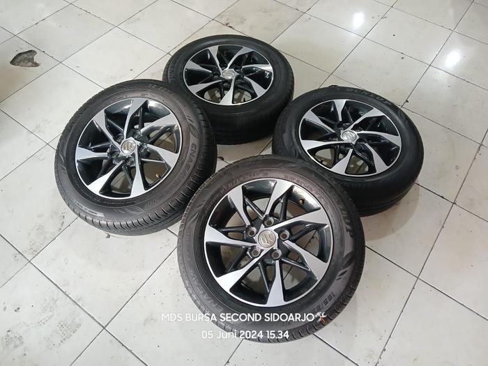 Velg Seken Copotan Ertiga Ring15 Baut 5x114 +Ban 185 65 R15