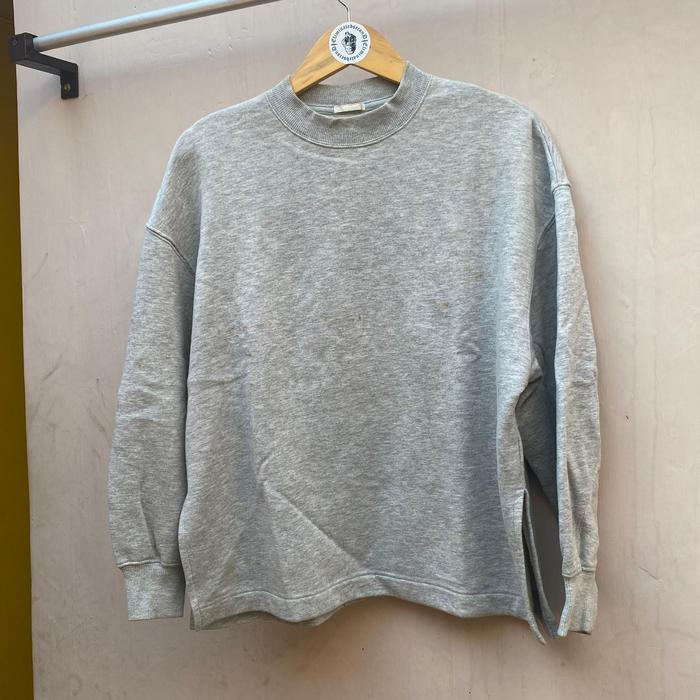 Crewneck Gu by Uniqlo