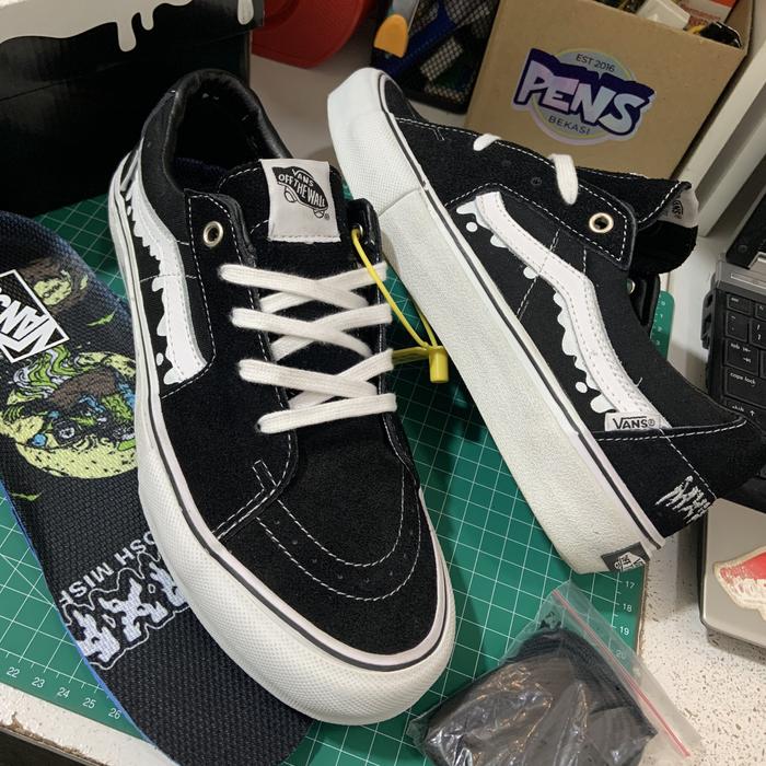 TANYAKAN SIZE SEBELUM ORDER / VNS SK8LOW MAGICAL MOSH MISFITS BLACK WHITE WAFFLE ICC