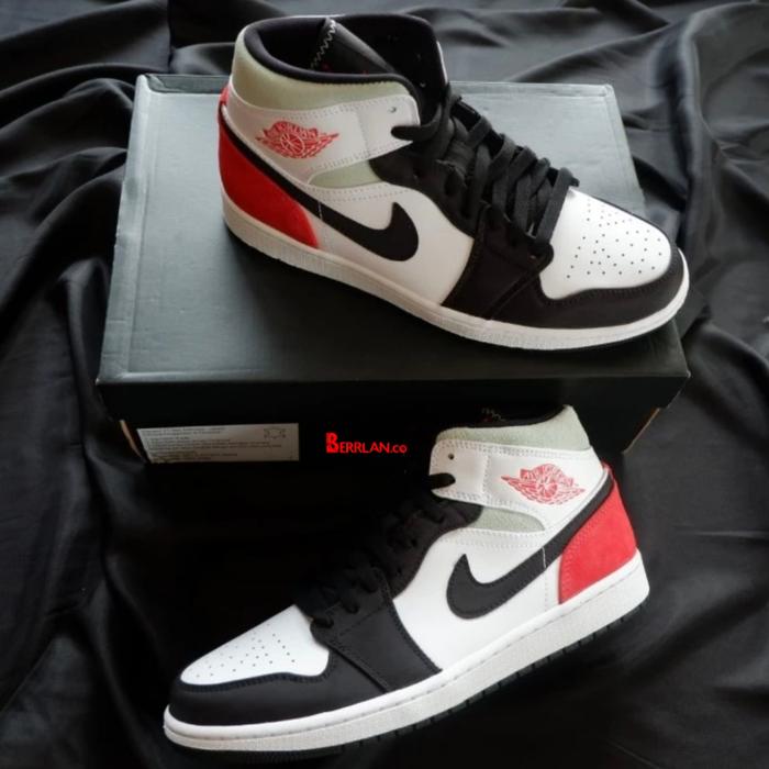 Jordan 1 MID SE Union Black toe