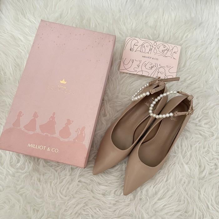 𝙋𝙍𝙀𝙇𝙊𝙑𝙀𝘿 Milliot & Co Disney Princess Belle Bibliophile Classic Pump Heels Pointed Toe Heels (Nude) 