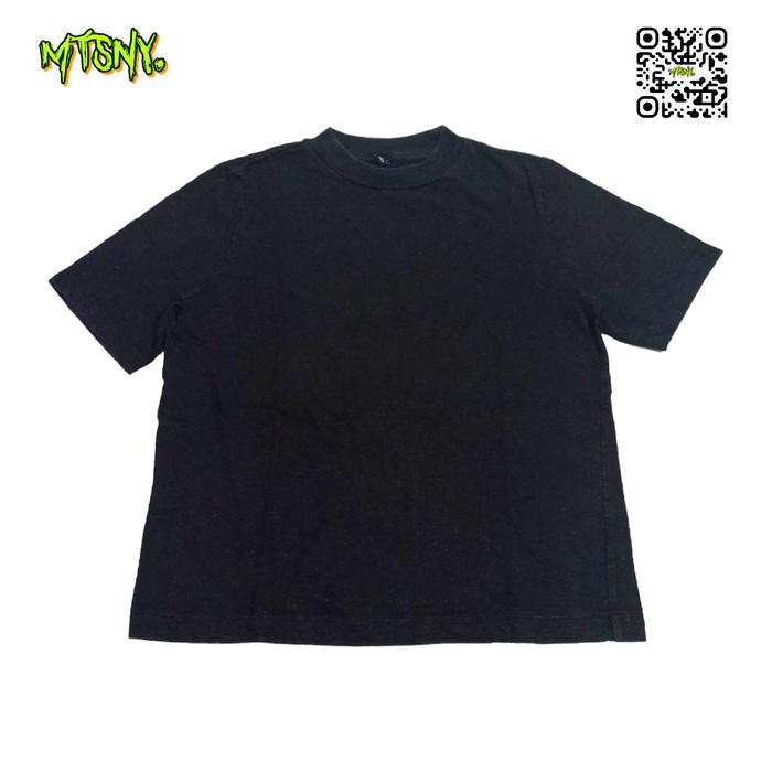Kaos Tshirt Atasan Outer Uniqlo Uniklo Basic Polos Hitam