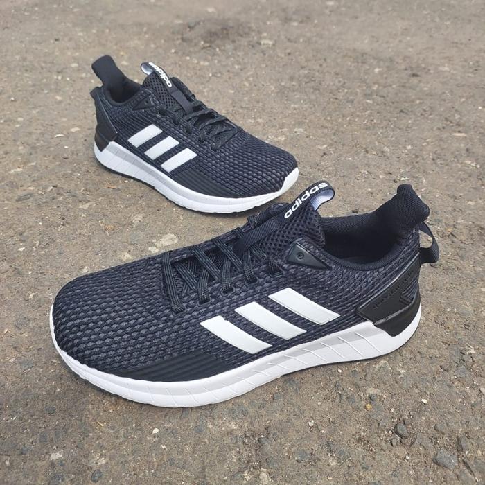 Adidas Questar