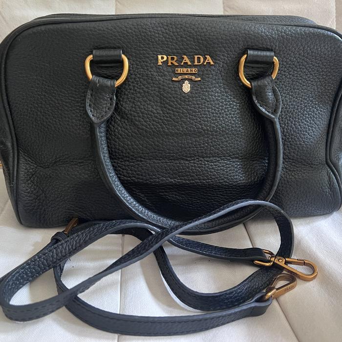 prada bag leather second good condition