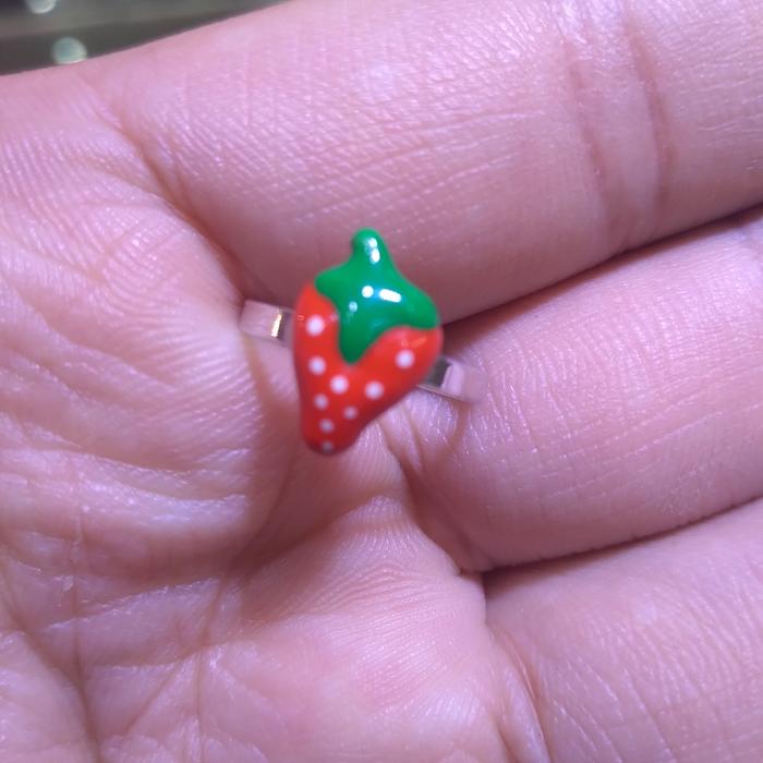Cincin anak strawberry emas putih 750