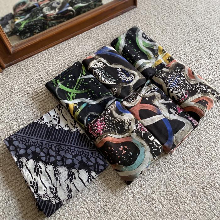 Kain Kaos Katun Combed Batik Tulis Motif Abstrak