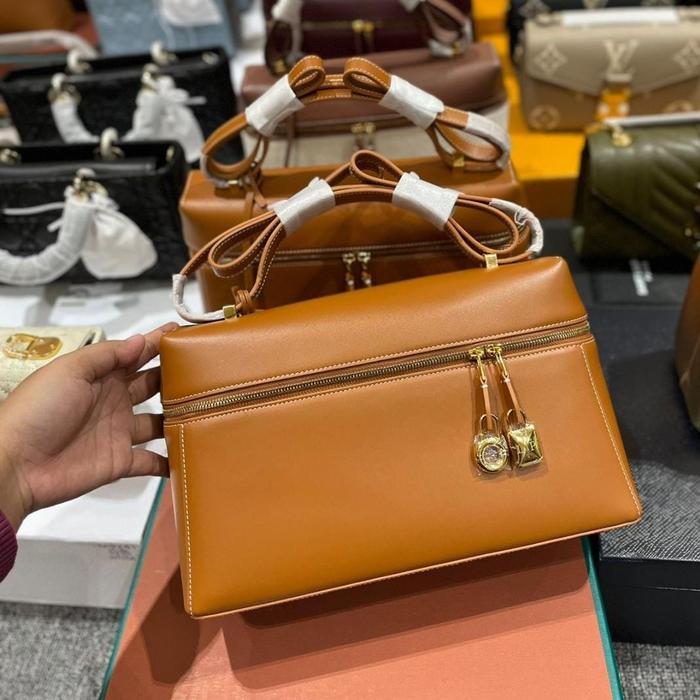 27 SLING SHOULDERBAG KOI FISH CARAMEL BROWN SMOOTH LEATHER