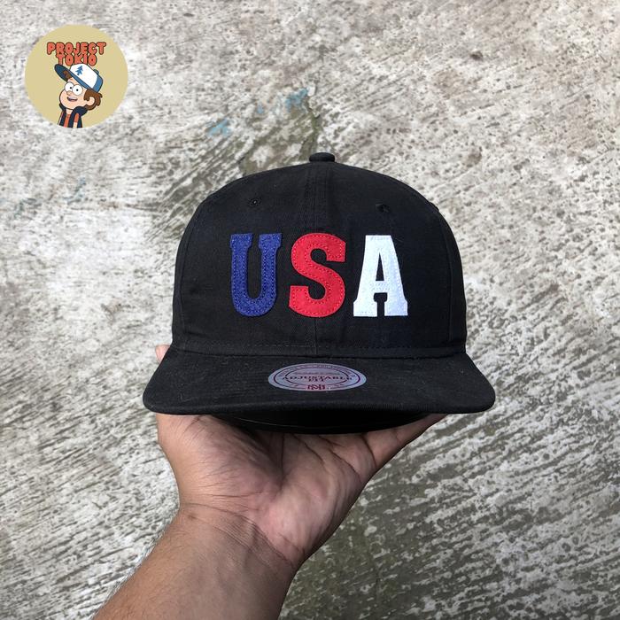 Topi Mitchell and Ness x New Balance “USA” 6 Panel Snapback Cap