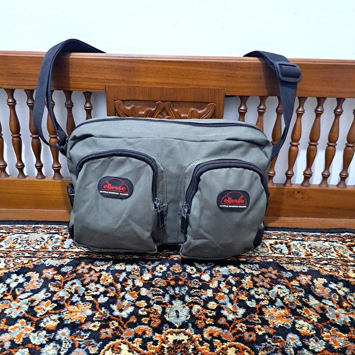 tas sling bag ellesse warna hijau