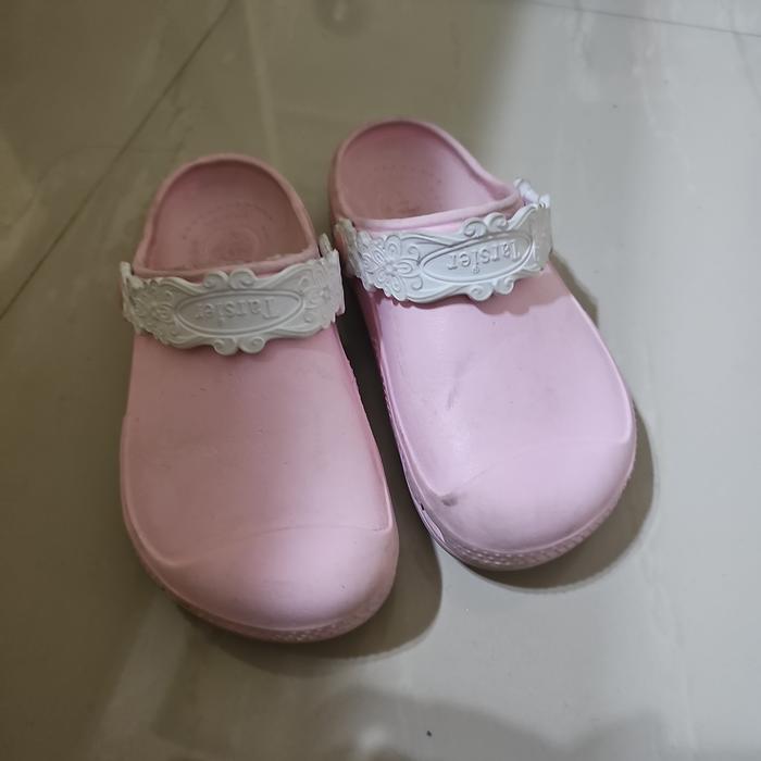 preloved sandal anak J2 kondisi bekas
