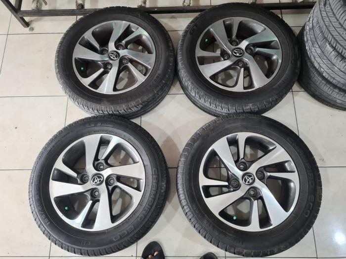 Velg Mobil Second Ori Copotan Avanza Veloz Ring15 Baut 4x114 Ban 185 65 R15