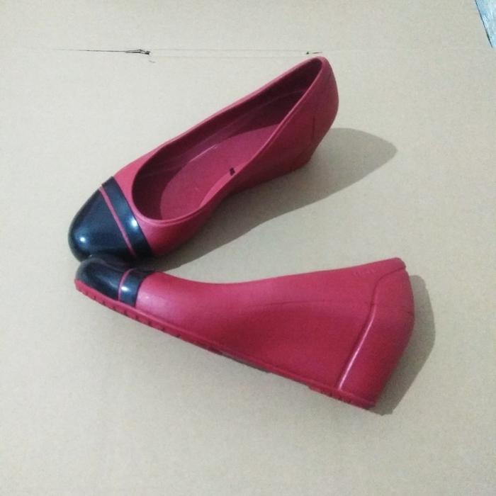 ORI Second Sepatu Crocs Cap Toe Pump Heels Slip On Wedges (Size 38)