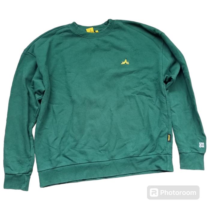 UH AH. Basic Crewneck. Good details. sz L