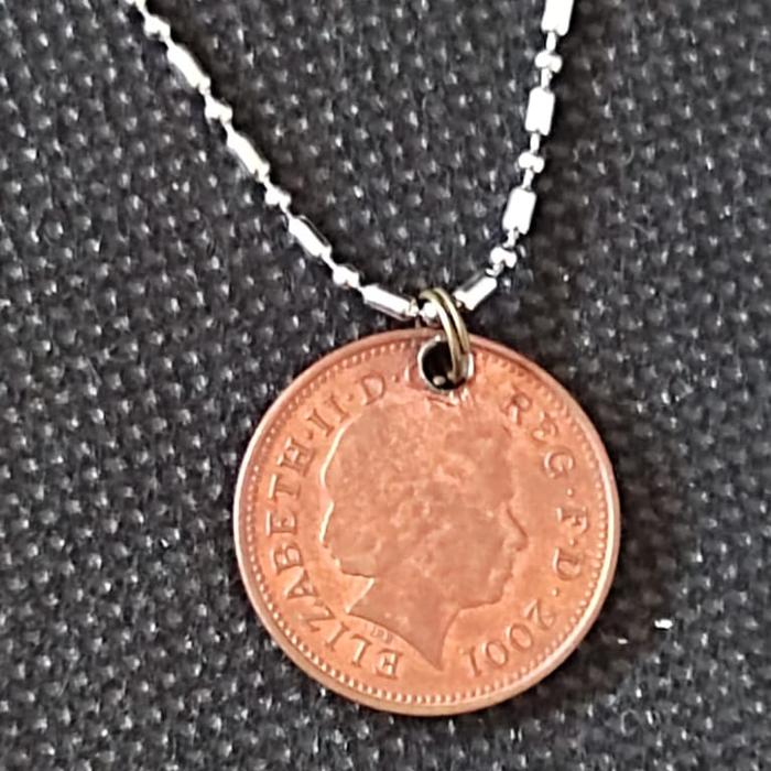 Kalung + Liontin exclusive uang asli koin kuno Queen Elizabeth II