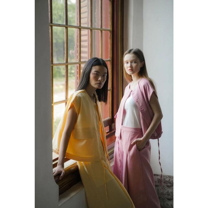 Mandu Top maven blouse wanita