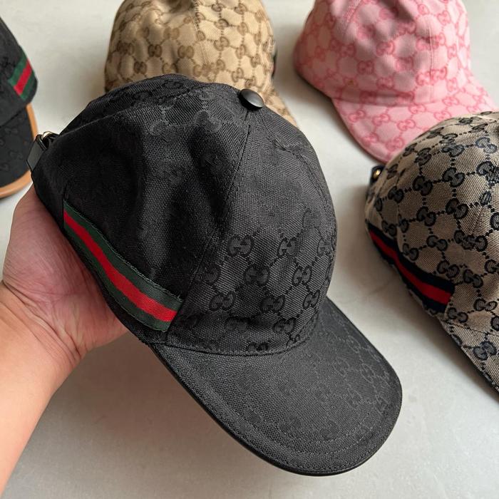 GUCCI GG SUPREME BASEBALL CAP IN BLACK