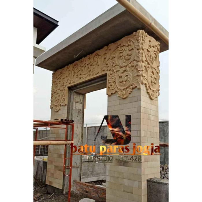 batu ukir motif pilar gapura