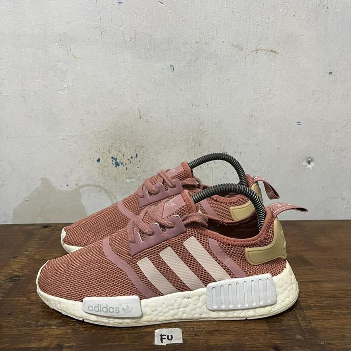 Sepatu second ori adidas nmd salmon size 39