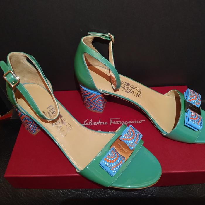NEW SALVATORE FERRAGAMO GAVINAMOSA Sepatu Wanita AUTHENTIC