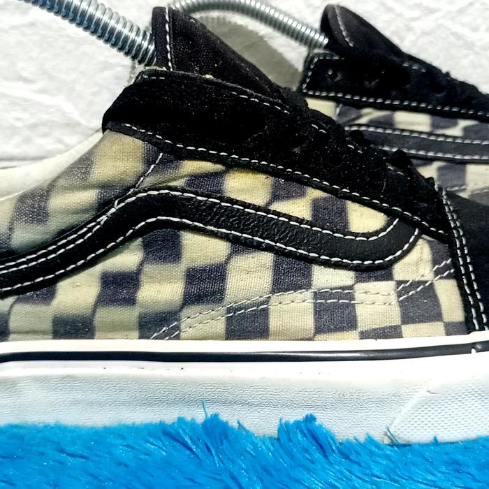 Sepatu Vans Blur Checkerboard original .size 37. second original