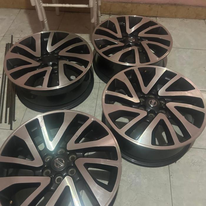 velg original nissan navara ring 18