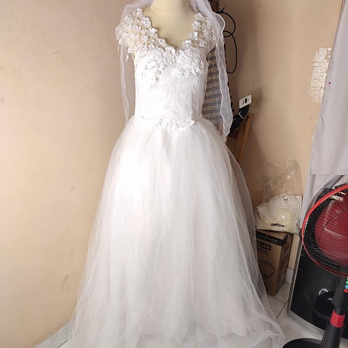 Disewakan gaun pengantin wanita