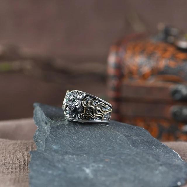 Cincin Kepala Kepala Harimau Api Mata Ruby