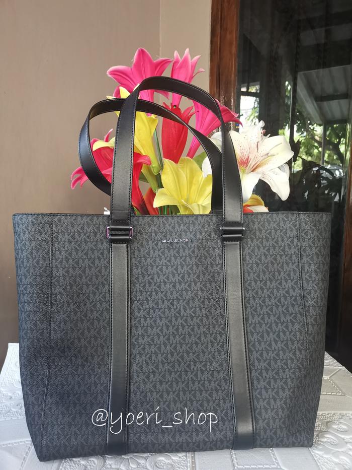 Tas MK Unisex Pria/Wanita Michael Kors Cooper Black EW Shopper Tote Signature Black