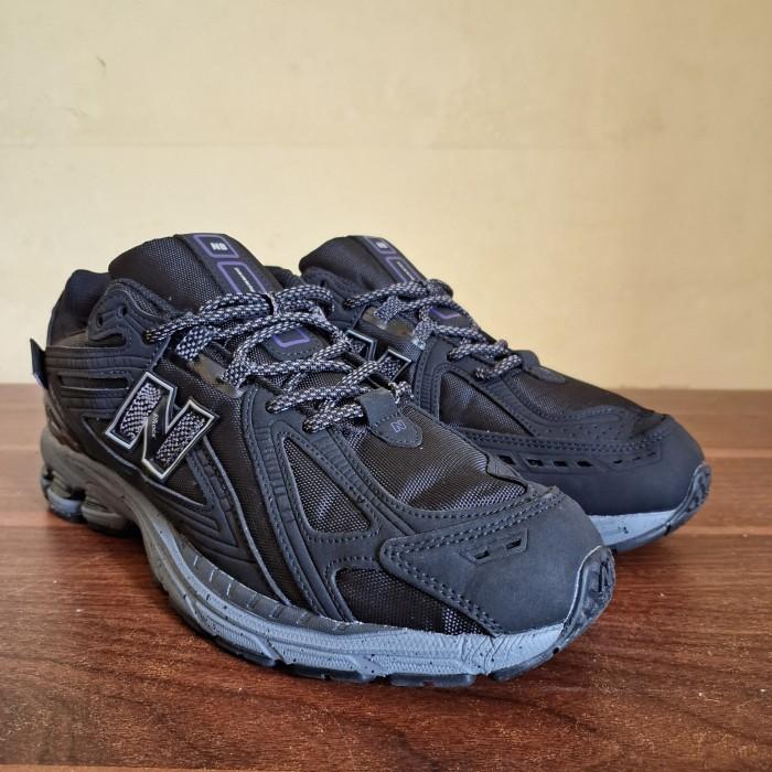 sepatu nb balance 1906R cordura