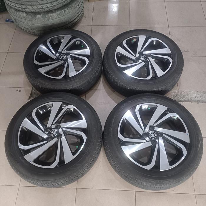 VELG MOBIL SECOND ORIGINAL TOYOTA RAIZE RING 17 X6 ET40 PCD 4X100 PLUS BAN 205/60 R17