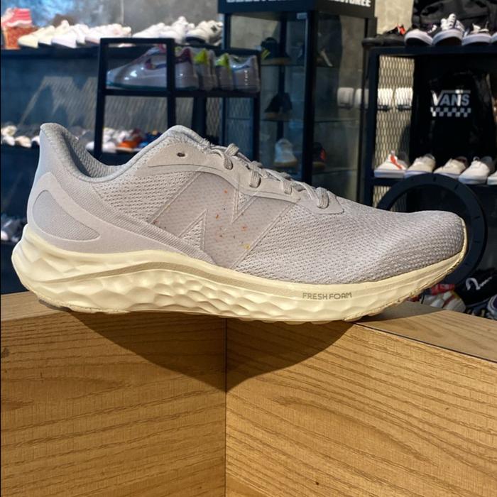 NEW BALANCE MARISFY4 RUNNING COURSE WHITE GREY