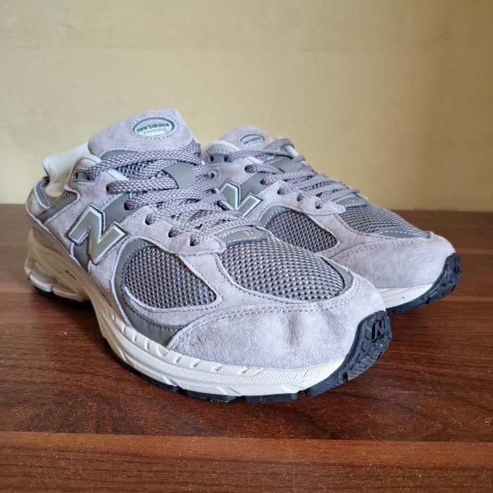 sneakers nb balance nb 2002R size 45