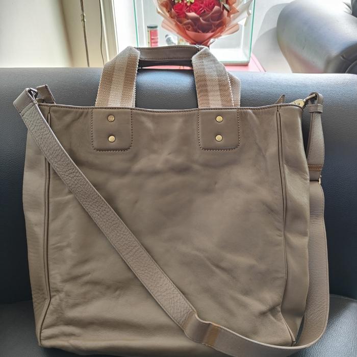Preloved Sling bag Bally cream