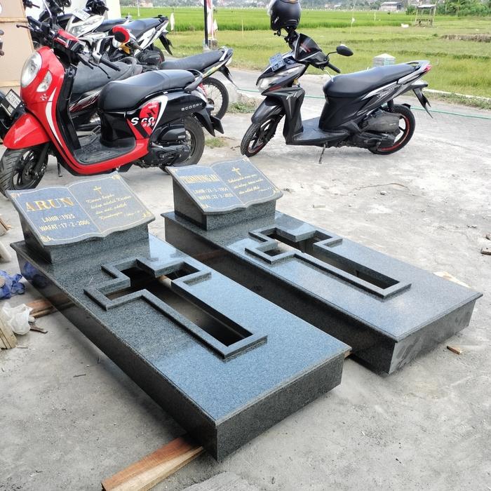 Kijing Makam Kristen Batu Granit Impala Bintik Putih Asli Batu Alam Super Glossy Kwalitas Terbaik ( 