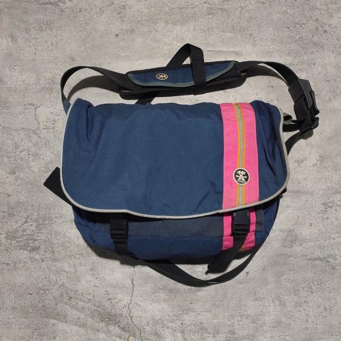 tas selempang pria crumpler navy bekas