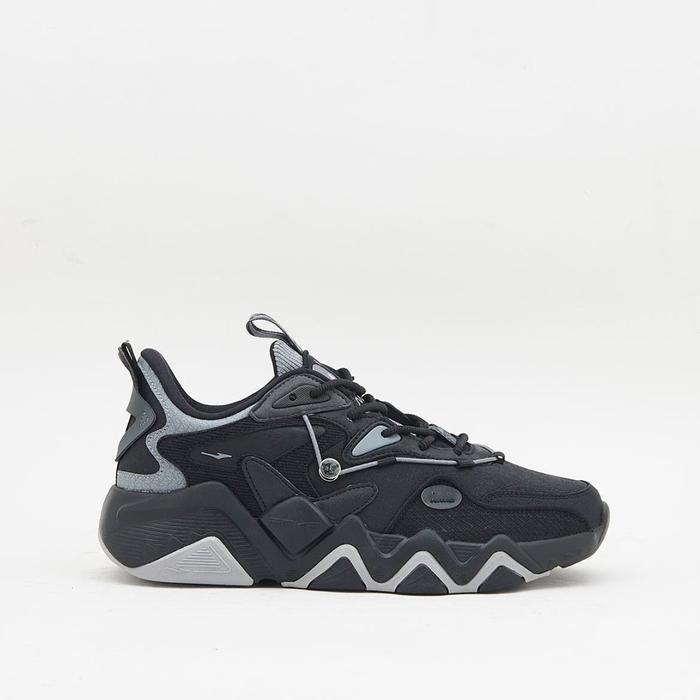 Sneakers pria erke M Zeus original