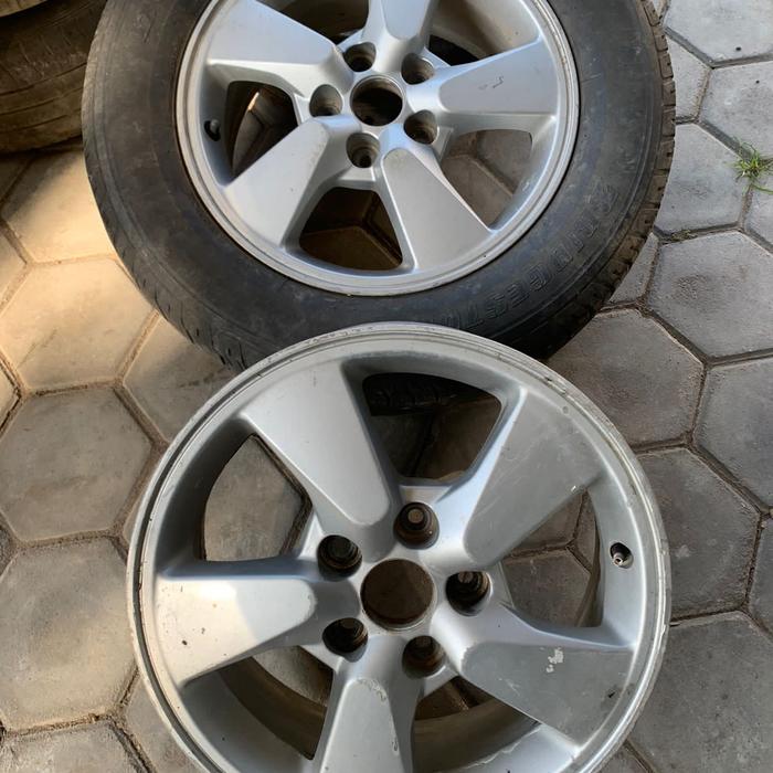 velg oem rush r16