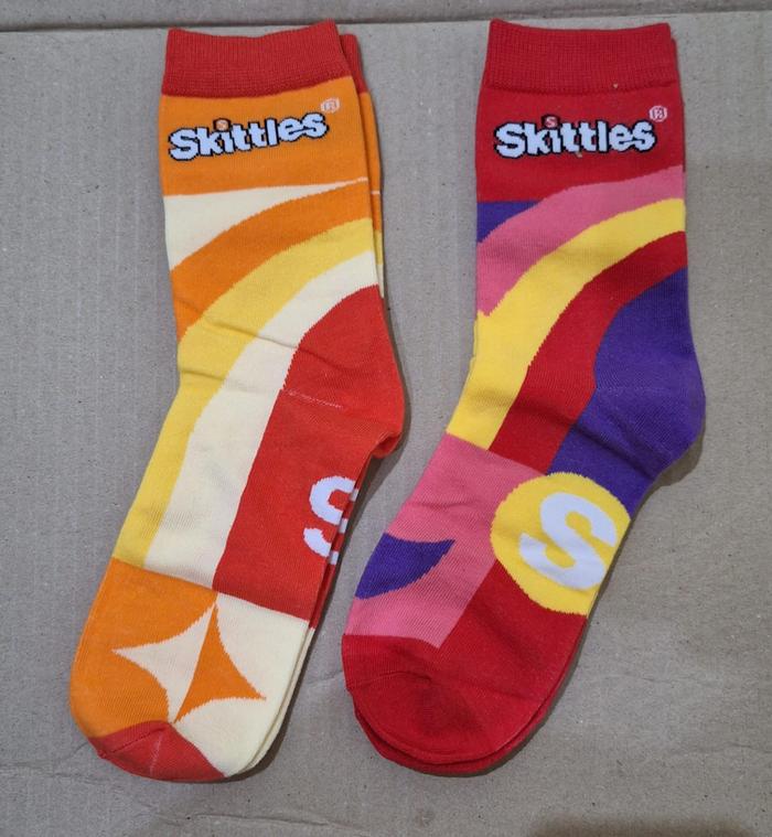 kaos kaki skittles motif skittles